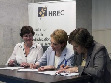 HREC Director of Education Valentina Kuryliw Shares Methodologies on Teaching the Holodomor with Ukrainian Educators